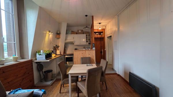 Appartement 2 pièces de 34 m2 à Aix-les-Bains avec vue château