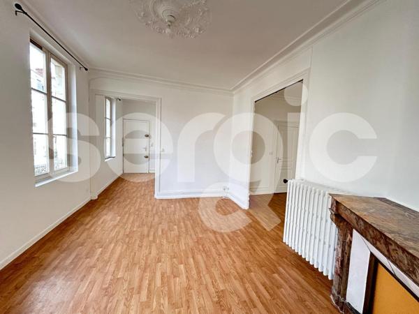 Location 2 Pieces 44 49100 Angers 23 0290 01 0027