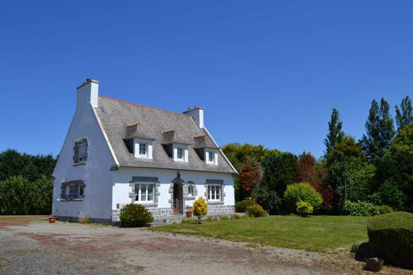Plougasnou (29630) Plougasnou, belle maison traditionnelle sur 3500 m2 de terrain.