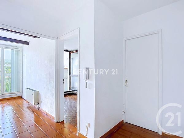 Appartement F3 à vendre  3 pièces - 66,50 m 2   AUBAGNE  - 13