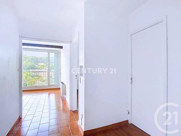 Appartement F3 à vendre  3 pièces - 66,50 m 2   AUBAGNE  - 13
