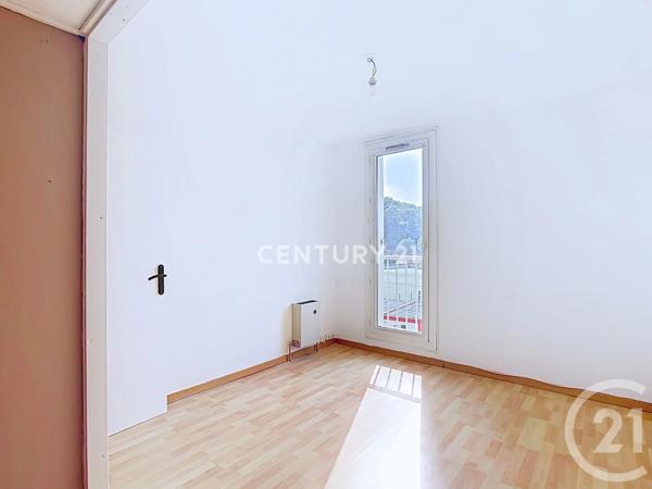 Appartement F3 à vendre  3 pièces - 66,50 m 2   AUBAGNE  - 13