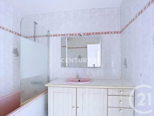 Appartement F3 à vendre  3 pièces - 66,50 m 2   AUBAGNE  - 13