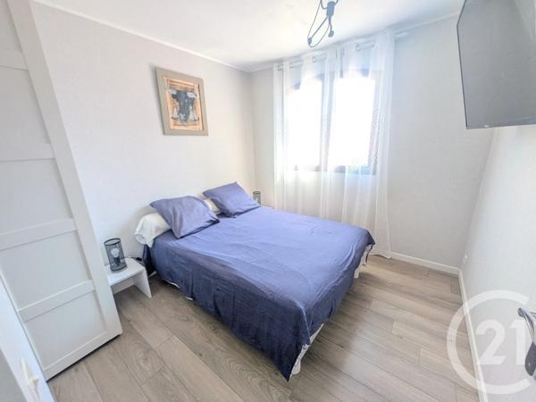 Maison à vendre  5 pièces - 92,75 m 2   TOULON  - 83