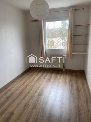 Appartement type 3 traversant de 60 m2, au 2 ème et dernier étage d'une petite copropriété.