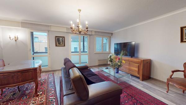 Strasbourg - Robertsau Grand F2 avec balcon, garage et cave