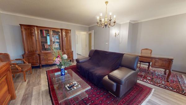 Strasbourg - Robertsau Grand F2 avec balcon, garage et cave