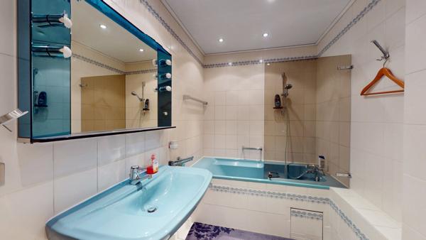 Strasbourg - Robertsau Grand F2 avec balcon, garage et cave