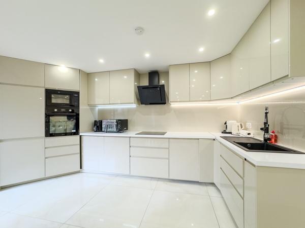 Courbevoie -Bécon-les-Bruyères – Grand 6 pièces