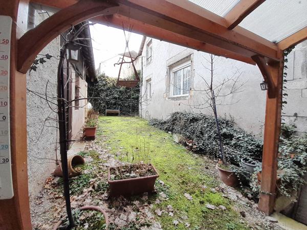 Achat maison près de GY - 5 pièce(s) - 300 m² - 95 000 €