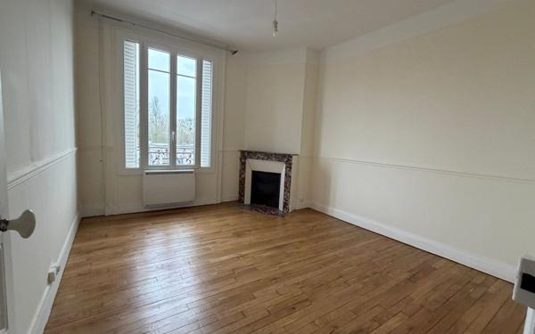 Appartement à louer    2 pièces • 43,32 m2 Champigny-sur-Marne