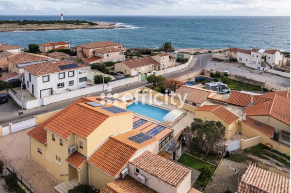 Maison
         5 pièces
        - 160 m² Exclusivité 730 000 € *
