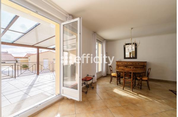 Maison
         5 pièces
        - 160 m² Exclusivité 730 000 € *