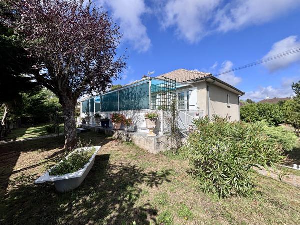 Maison rénovée, 4 chambres, garage, terrasse, terrain