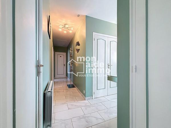 Maison rénovée, 4 chambres, garage, terrasse, terrain