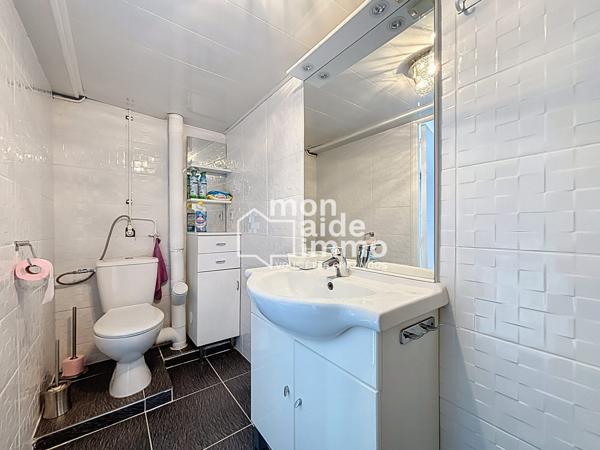 Maison rénovée, 4 chambres, garage, terrasse, terrain