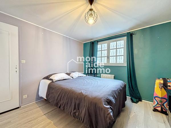 Maison rénovée, 4 chambres, garage, terrasse, terrain