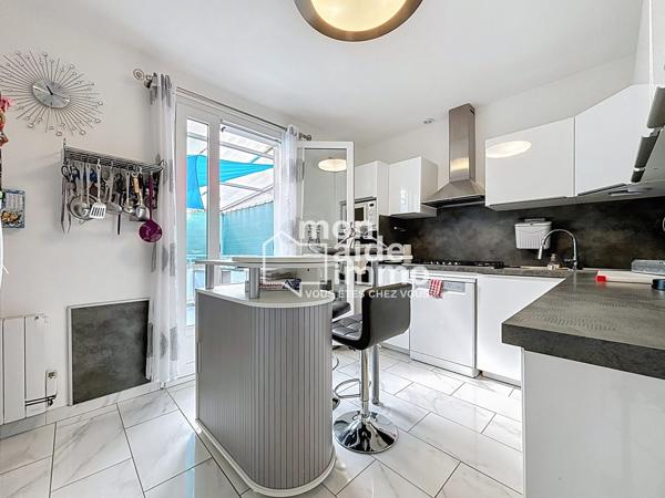 Maison rénovée, 4 chambres, garage, terrasse, terrain