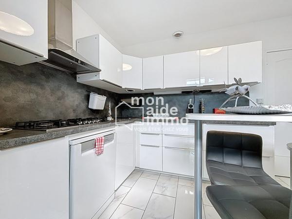 Maison rénovée, 4 chambres, garage, terrasse, terrain