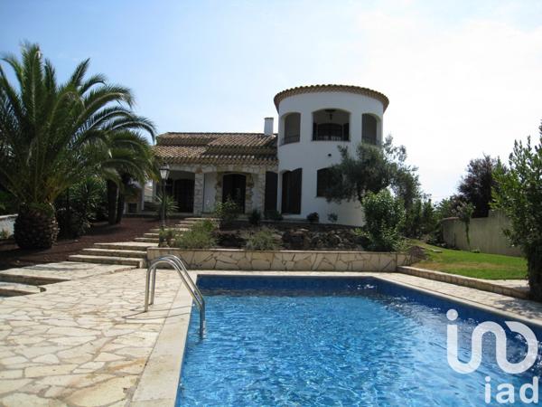 Maison traditionnelle 8 pièces de 330 m² à Agde (34300)