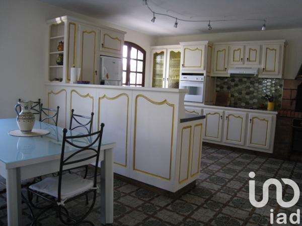 Maison traditionnelle 8 pièces de 330 m² à Agde (34300)