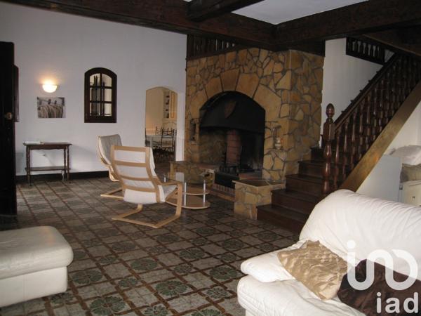 Maison traditionnelle 8 pièces de 330 m² à Agde (34300)