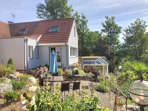 Ensemble immobilier d'exception à Vineuil ? Vue imprenable sur le Cosson !