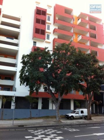 A vendre bel appartement de type F2 de 44,97m2 habitable sur la résidence LE FLORENTIN à Sainte Clotilde.