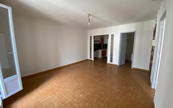 Appartement à louer    2 pièces •  Mèze