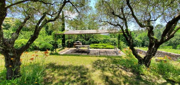 MAS PROVENÇAL DU XVIIIe, VUE ALPES ET MONT VENTOUX. CINQ CHAMBRES, IMMENSE SALON, GRANDE PISCINE, SIX TERRASSES. OPPORTUNITÉ UNIQUE À SAISIR