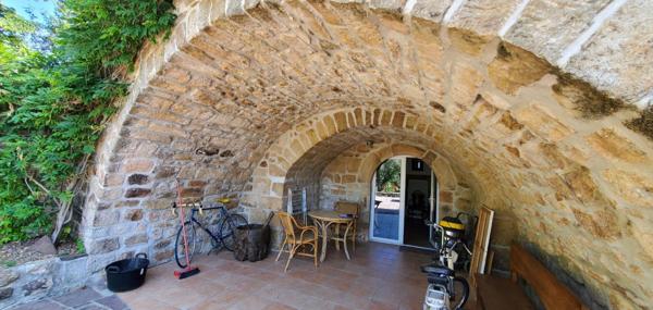 MAS PROVENÇAL DU XVIIIe, VUE ALPES ET MONT VENTOUX. CINQ CHAMBRES, IMMENSE SALON, GRANDE PISCINE, SIX TERRASSES. OPPORTUNITÉ UNIQUE À SAISIR