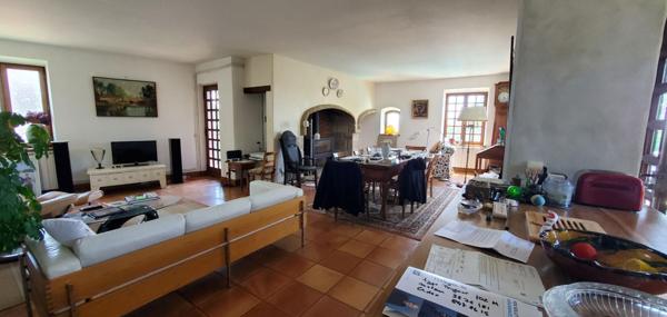 MAS PROVENÇAL DU XVIIIe, VUE ALPES ET MONT VENTOUX. CINQ CHAMBRES, IMMENSE SALON, GRANDE PISCINE, SIX TERRASSES. OPPORTUNITÉ UNIQUE À SAISIR