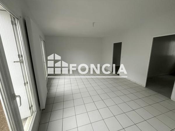 Location Appartement 2 pièces 53.71 m² - 8 RUE GRECOURT Tours 37000