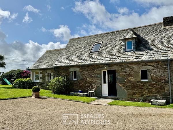Authentique corps de ferme en bord de mer