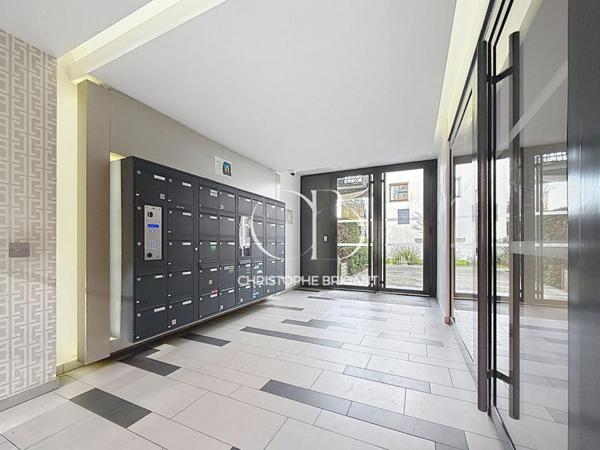 Appartement  LIMITIE Le Kremlin Bicetre 3 pièce(s) 64.26 m2