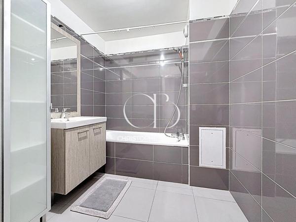 Appartement  LIMITIE Le Kremlin Bicetre 3 pièce(s) 64.26 m2