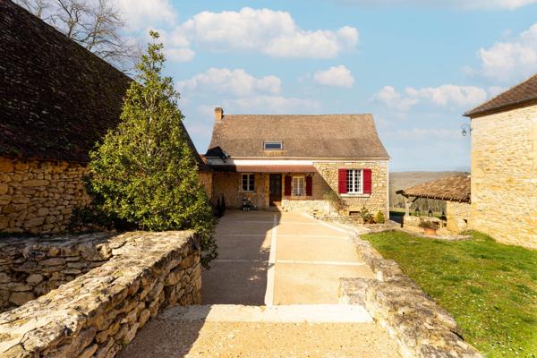 Propriété d’Exception – Domaine Privé de 27 Hectares en Position Dominante – Périgord Noir