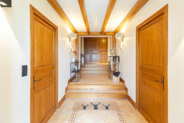 Propriété d’Exception – Domaine Privé de 27 Hectares en Position Dominante – Périgord Noir