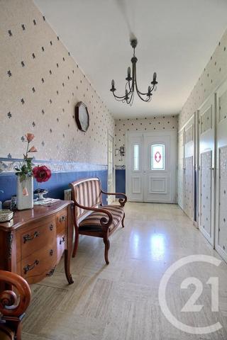 Maison à vendre  7 pièces - 200 m 2   MONTLUEL  - 01