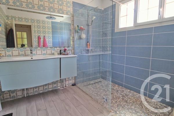 Maison à vendre  7 pièces - 200 m 2   MONTLUEL  - 01