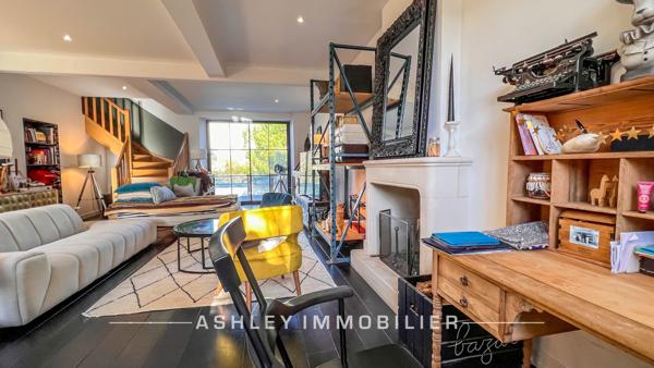 À VENDRE - MAISON CHARENTAISE DU XVIIIe AVEC PISCINE, DÉPENDANCES ET TERRAIN DE 2 400 m² - SAINT-SOULLE