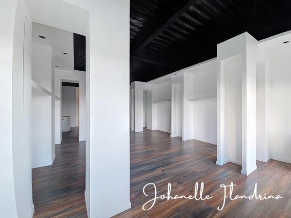 Local à louer, RDC, 69 m² avec vitrine, Galeries de Houelbourg, Jarry - Baie-Mahault