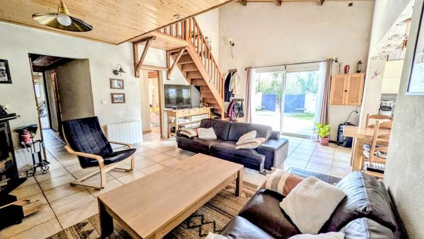 Ensemble immobilier 2 maisons sur 1 hectare 550 000 € H.A.I.*