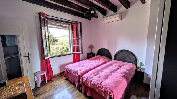 Ensemble immobilier 2 maisons sur 1 hectare 550 000 € H.A.I.*