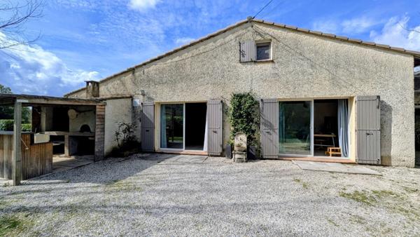 Ensemble immobilier 2 maisons sur 1 hectare 550 000 € H.A.I.*