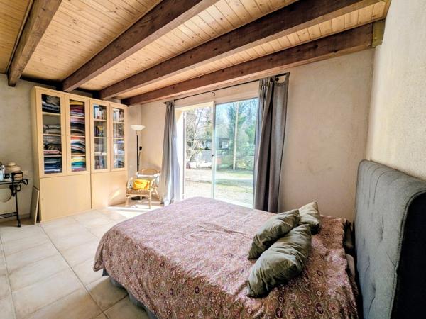 Ensemble immobilier 2 maisons sur 1 hectare 550 000 € H.A.I.*