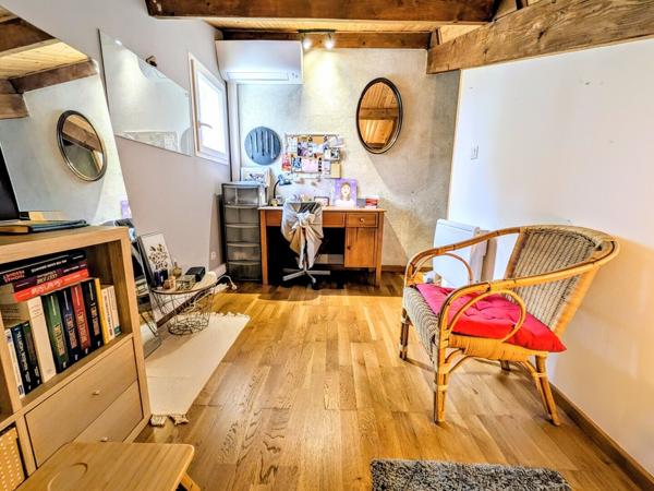 Ensemble immobilier 2 maisons sur 1 hectare 550 000 € H.A.I.*