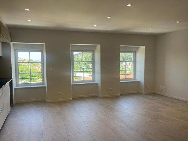 Bel appartement  lumineux en duplex 3 chambres avec garage et cave sur Yssingeaux