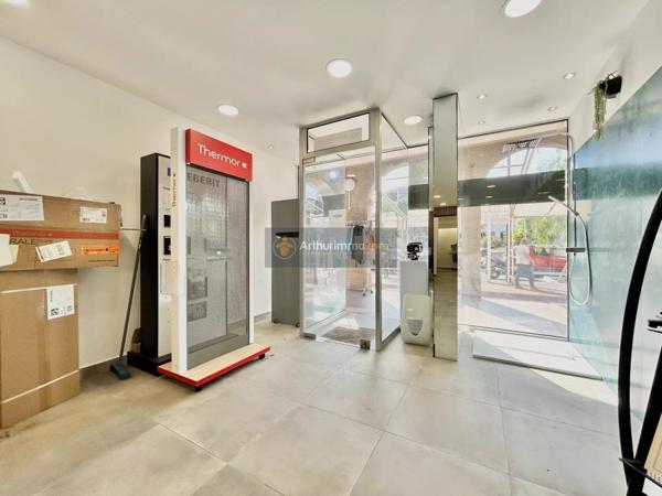 Vente Local commercial 2 pièces 42 m2 à Saint-Aygulf
