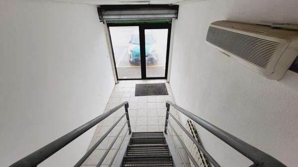 BUREAUX A LOUER A ZONE DE SALVAZA